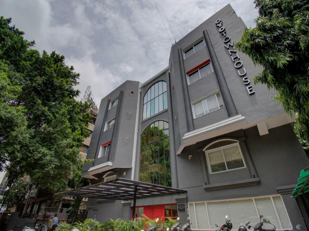 Oyo Townhouse 150 Shreyas Colony Hotell Ahmedabad Exteriör bild