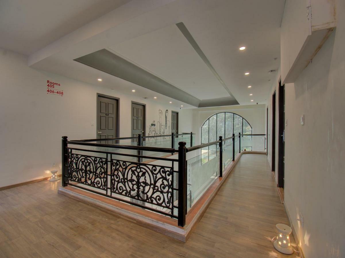 Oyo Townhouse 150 Shreyas Colony Hotell Ahmedabad Exteriör bild