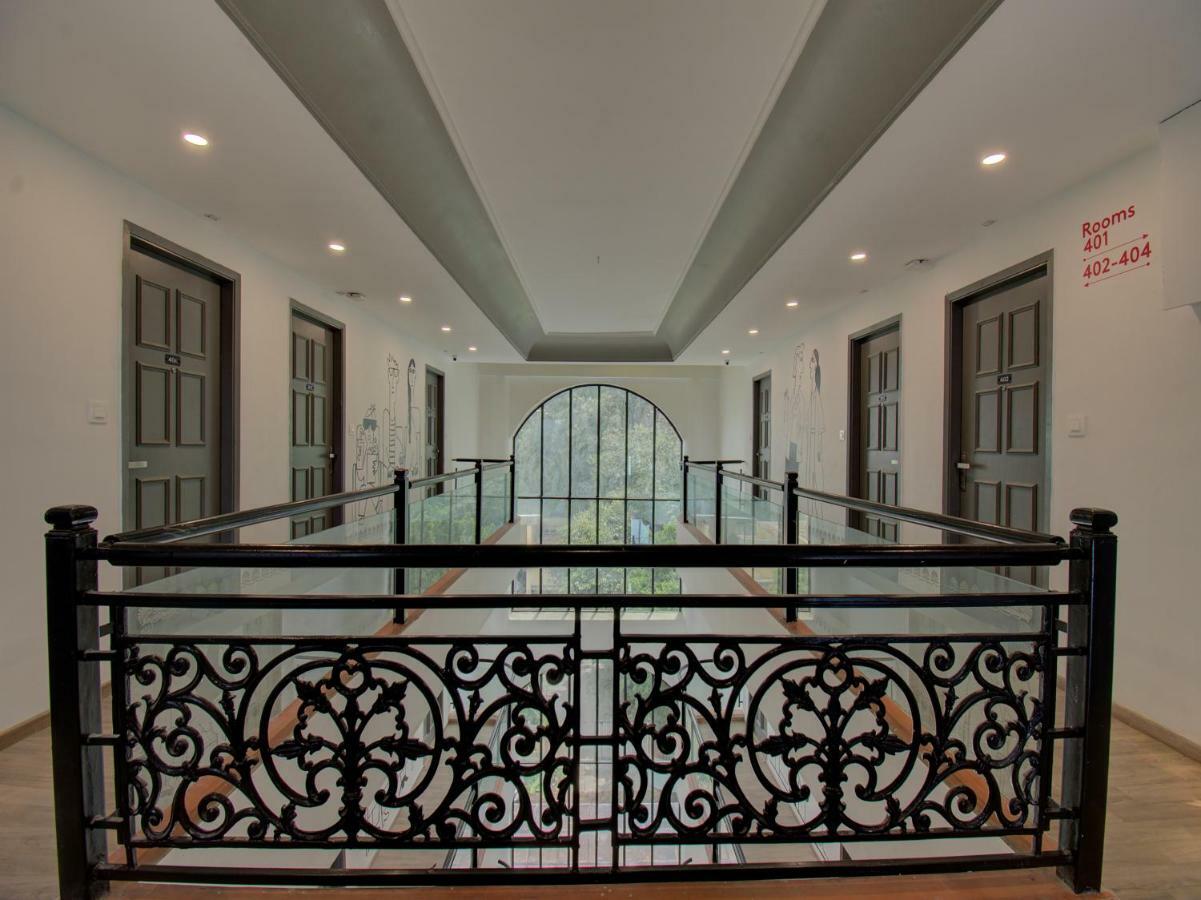 Oyo Townhouse 150 Shreyas Colony Hotell Ahmedabad Exteriör bild