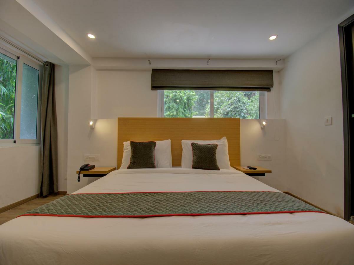 Oyo Townhouse 150 Shreyas Colony Hotell Ahmedabad Exteriör bild