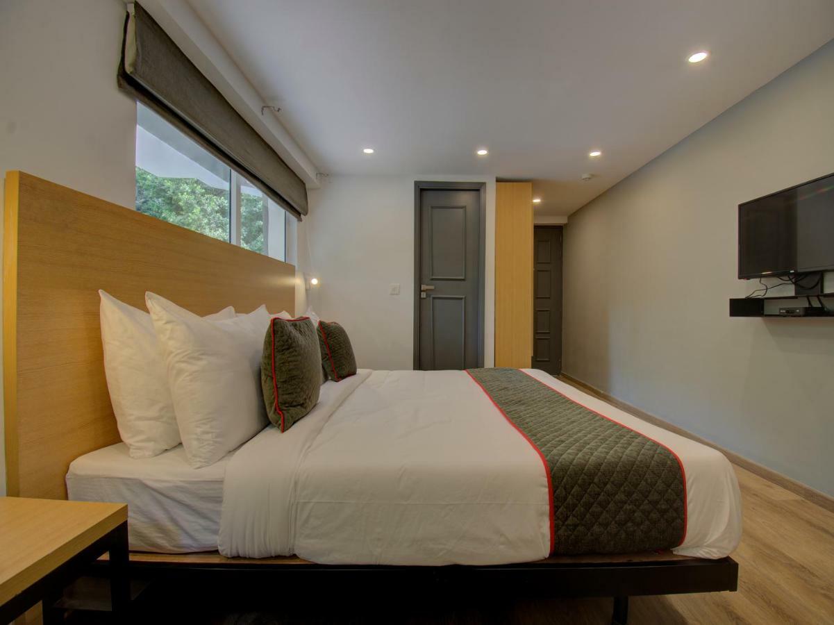 Oyo Townhouse 150 Shreyas Colony Hotell Ahmedabad Exteriör bild