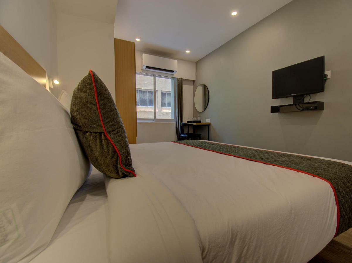 Oyo Townhouse 150 Shreyas Colony Hotell Ahmedabad Exteriör bild